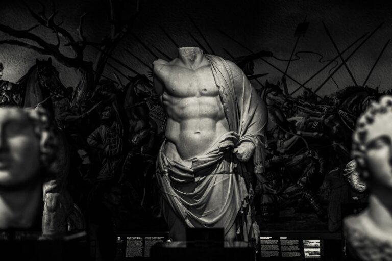 La grazia come peso: Winckelmann, il torso di Belvedere e l’estetica dell’incompiuto